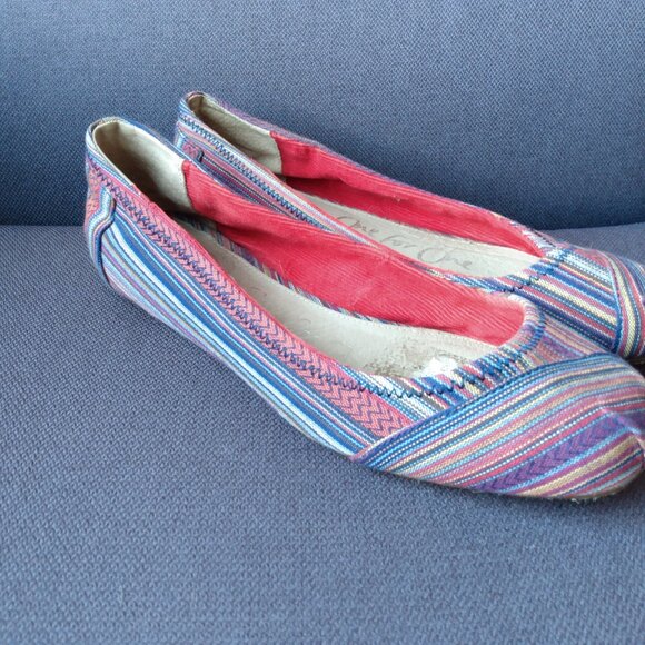 Toms Shoes Ballet Flats Size 9 Hippy Boho Folkwear Tribal Print - Picture 4 of 16